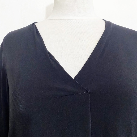 JONES NEW YORK Signature NWT crossover front v-neck roll up tab sleeve top M - Picture 2 of 8